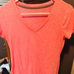 2 women’s mossimo v-neck tops.